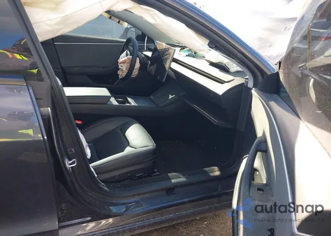 2025 Tesla Model 3 Long Range Rear-Wheel Drive/Standard from USA, damaged, VIN 5YJ3E1EA0SF991193